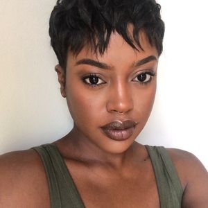 Meet your Posher, Ahsia